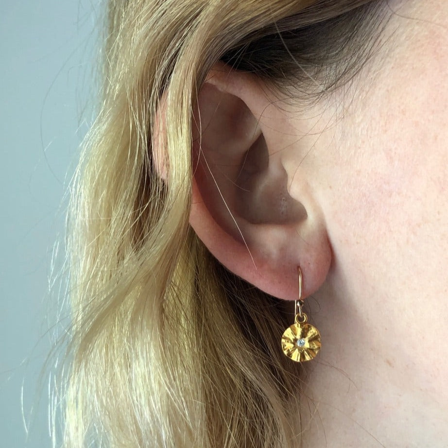 Sparks of Joy Hanging Earrings Gold - MAS Designs